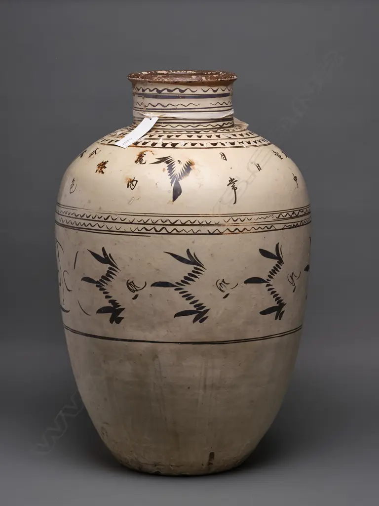 A monumental Cizhou ware jar, Image 1++